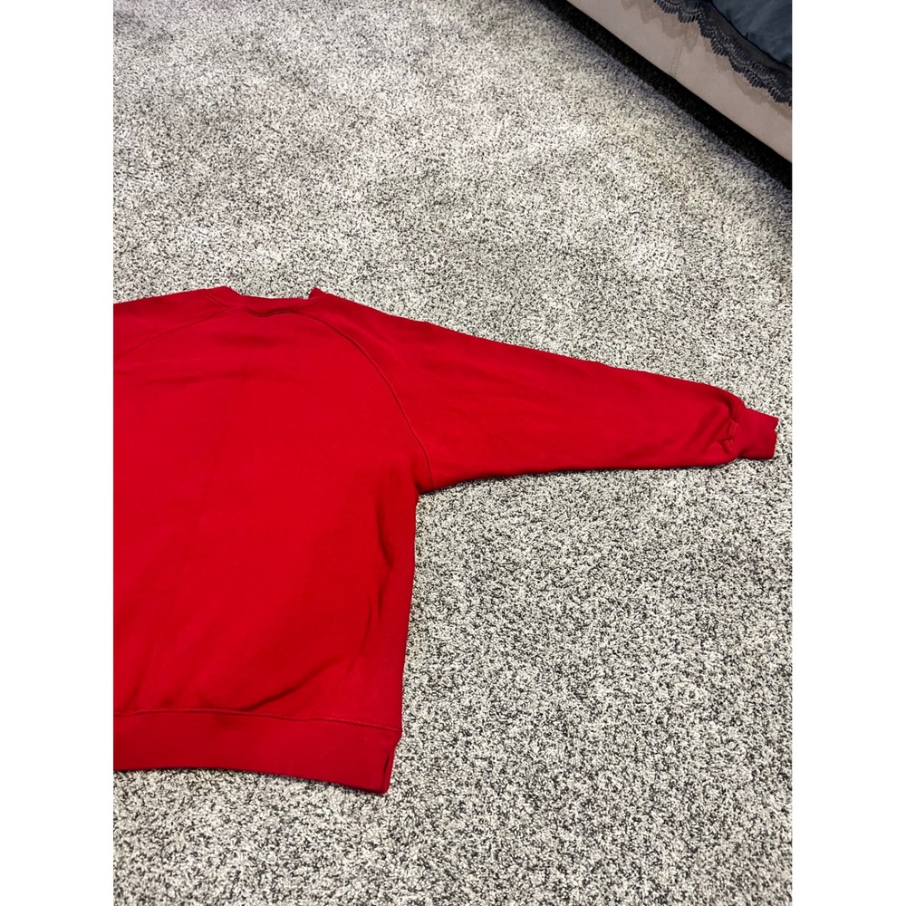 Disney Store Winnie the Pooh Poohs Snowy Days Red Sweatshirt Size Medium Vintage - Picture 11 of 11